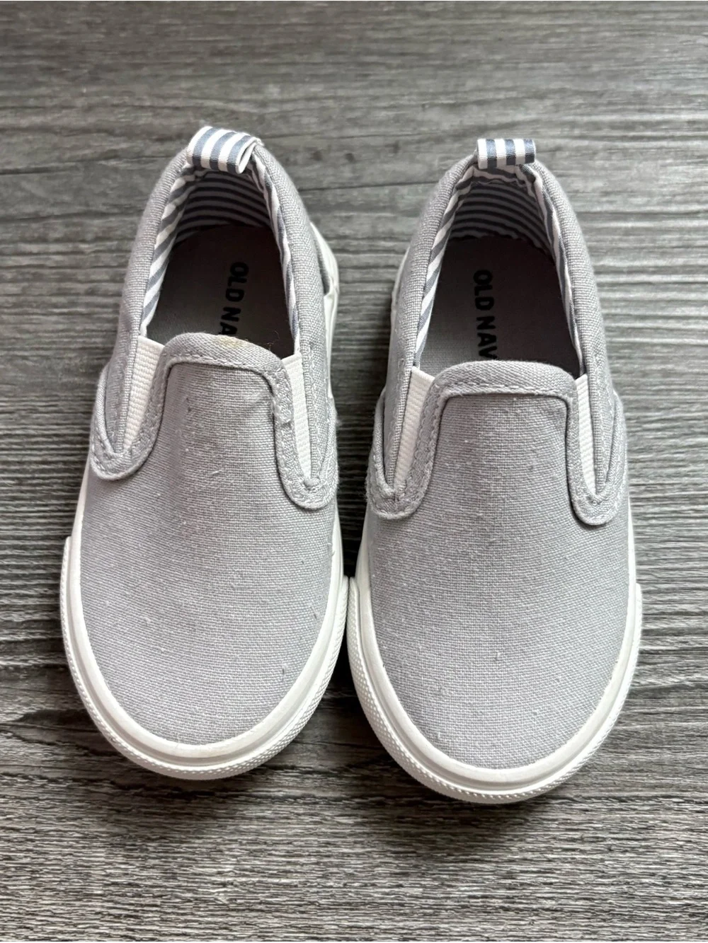 Old Navy Kids Light Gray Canvas Slip-On Sneakers. Baby size 5